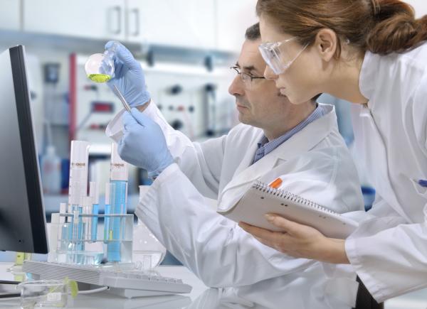 Doctors conducting research in a lab