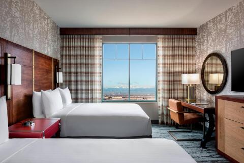 Gaylord Rockies Hotel Room Photo